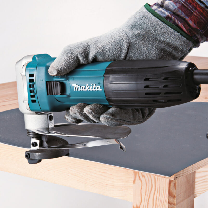 Листовые ножницы по металлу Makita JS1602