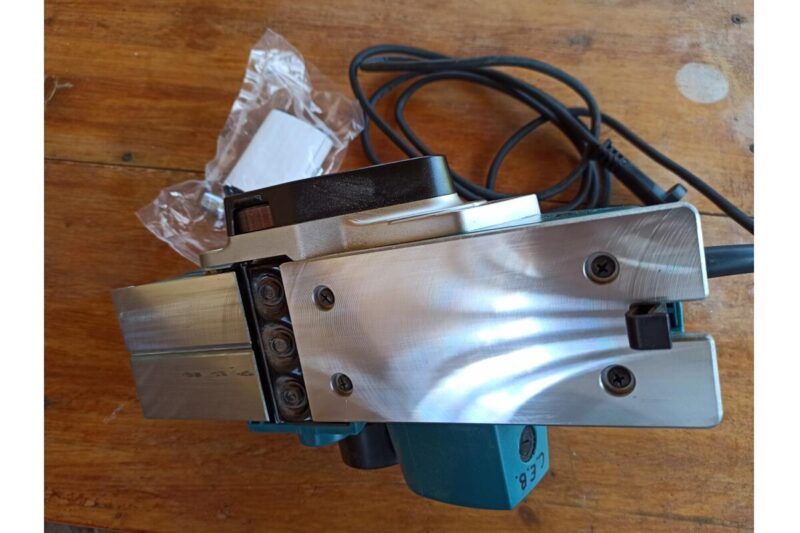 Рубанок Makita KP0800
