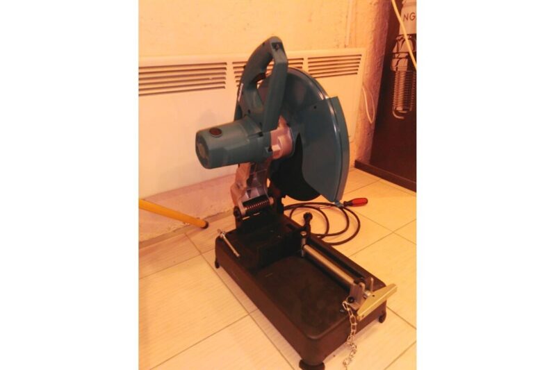 Монтажная отрезная пила Makita LW1401