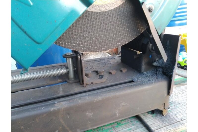 Монтажная отрезная пила Makita LW1401