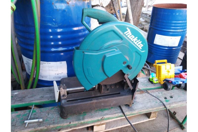 Монтажная отрезная пила Makita LW1401