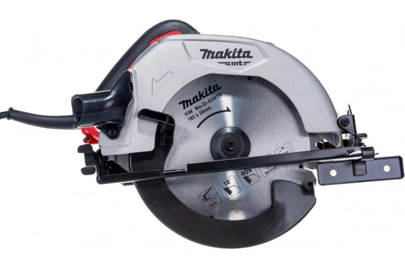 Дисковая пила Makita M5802