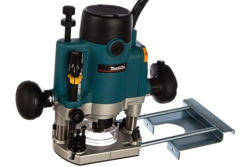 Фрезер Makita RP 1110 C