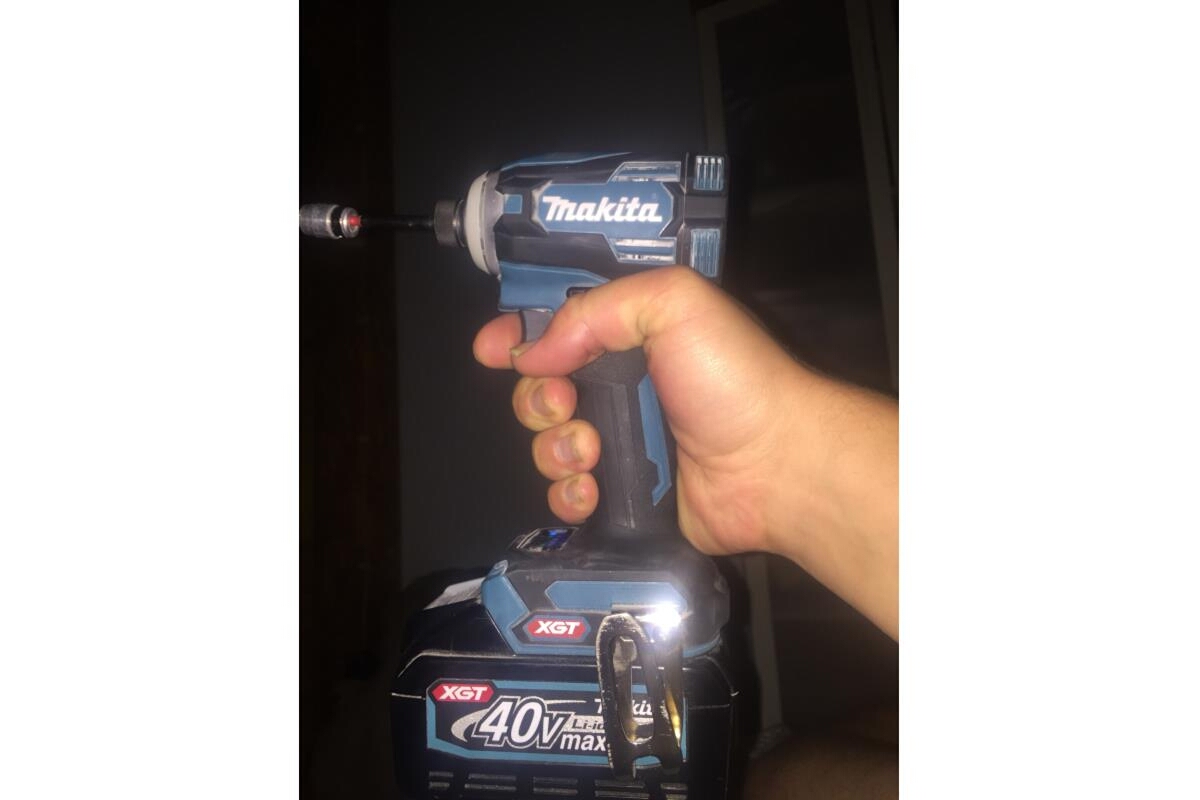 Ударный аккумуляторный шуруповерт Makita XGT TD001GZ