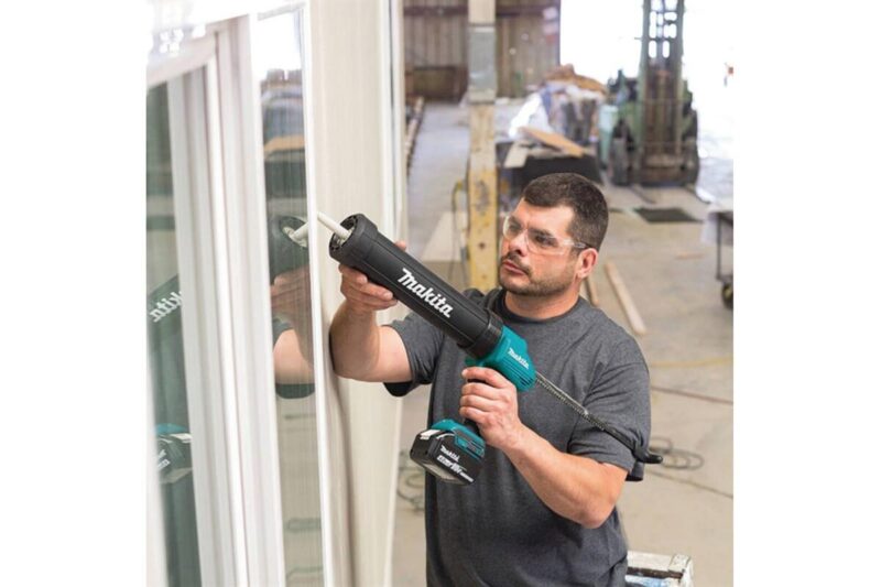 Пистолет для герметика Makita DCG180Z