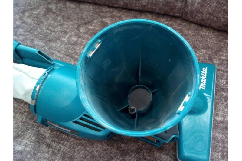 Пылесос Makita DCL181FZ