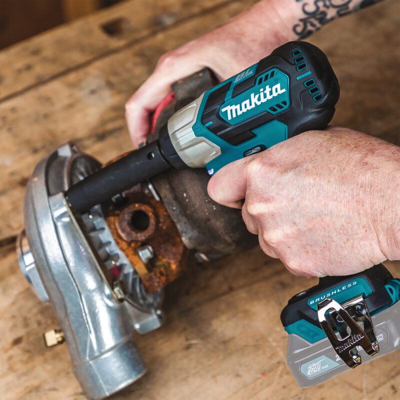 Аккумуляторный гайковерт Makita TW161DWAE