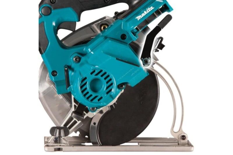 Дисковая пила Makita LXT DCS553Z