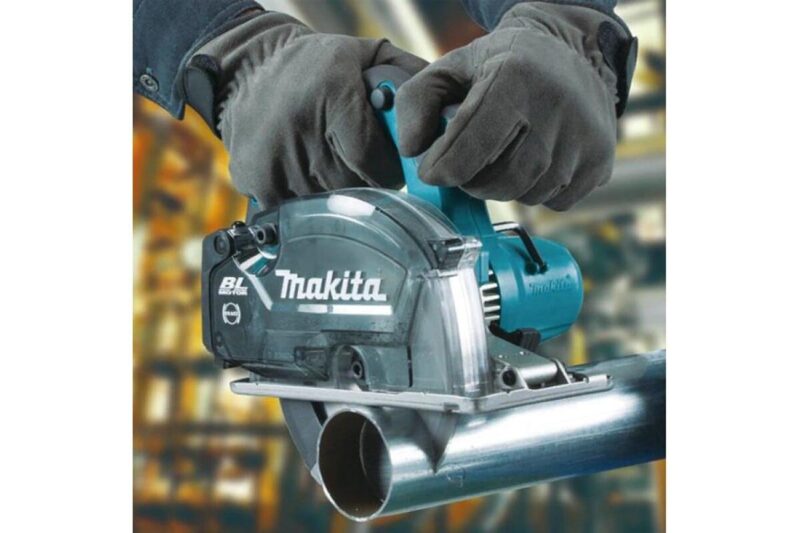 Дисковая пила Makita LXT DCS553Z