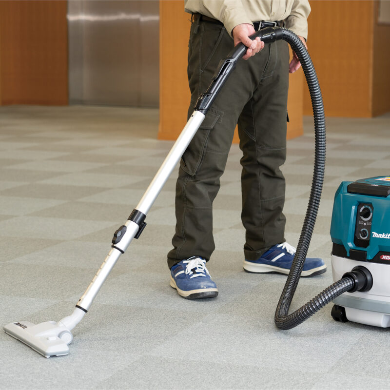 Аккумуляторный пылесос Makita XGT BL 2x40В, 3.2 м3/мин, 230 мбар, 8 л ,сух./влаж, L-класс, XPT VC001GLZ