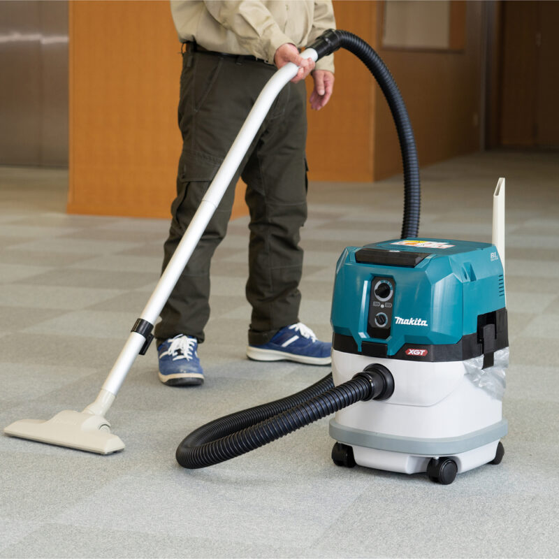 Аккумуляторный пылесос Makita XGT BL 2x40В, 3.2 м3/мин, 230 мбар, 15 л, L-класс, сух./влаж , XPT VC003GLZ