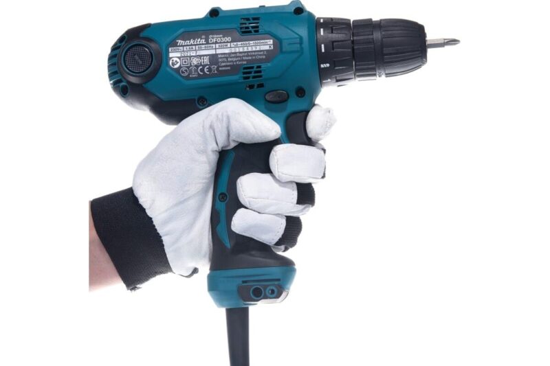 Дрель Makita DF0300