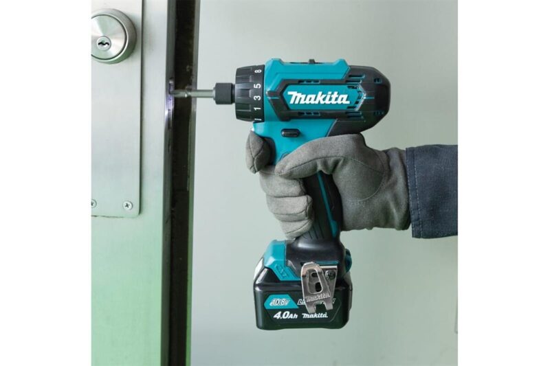 Аккумуляторная дрель-шуруповерт Makita CXT DF033DZ