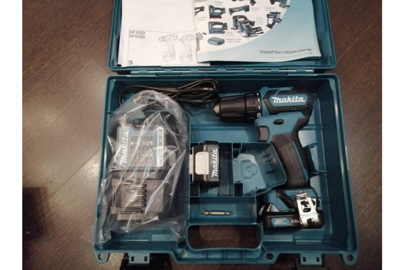 Аккумуляторная дрель-шуруповерт Makita CXT DF332DWAE
