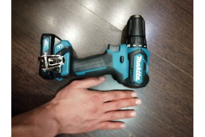 Аккумуляторная дрель-шуруповерт Makita CXT DF332DWAE