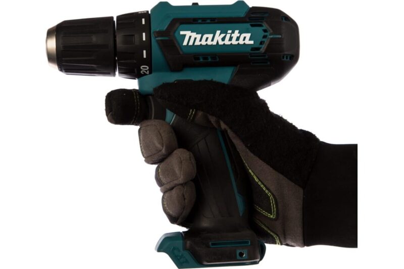 Аккумуляторная дрель-шуруповерт Makita CXT DF333DZ