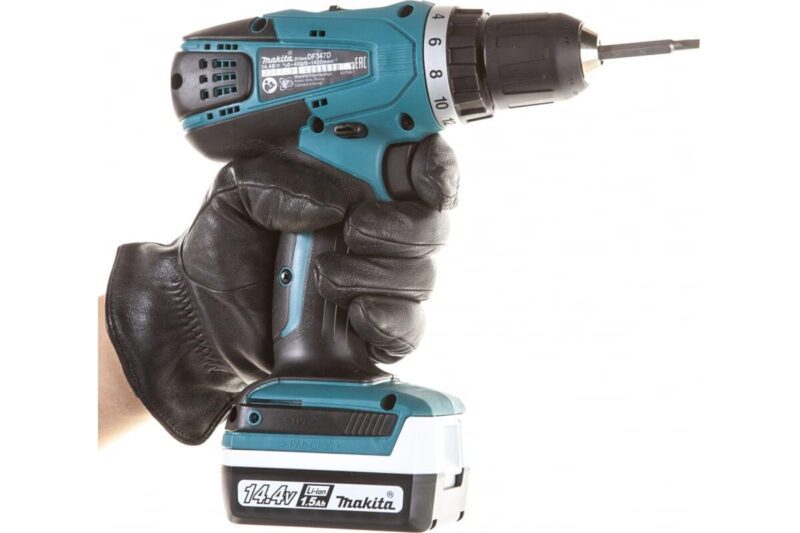 Аккумуляторная дрель-шуруповерт Makita DF347DWLE + фонарь