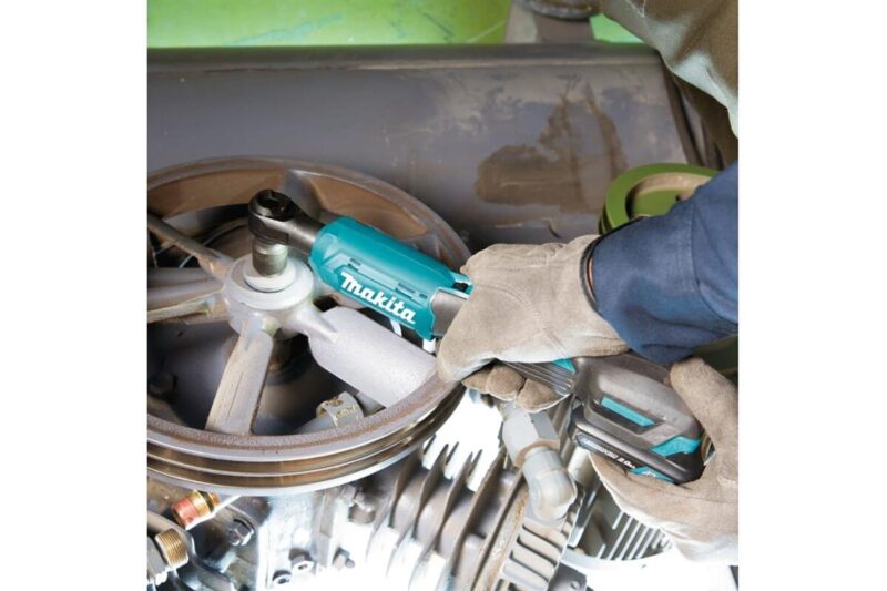 Угловой гайковерт Makita CXT 12 В WR100DZ