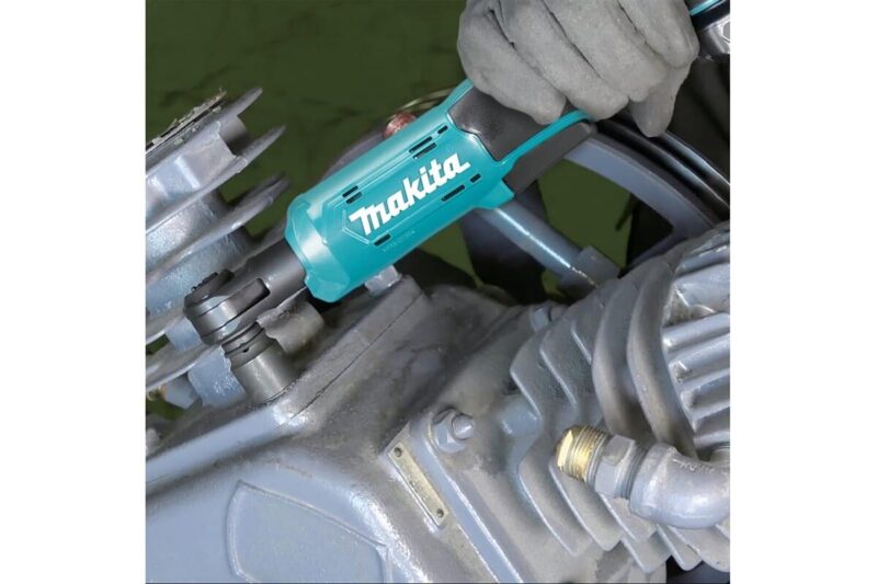 Угловой гайковерт Makita CXT 12 В WR100DZ