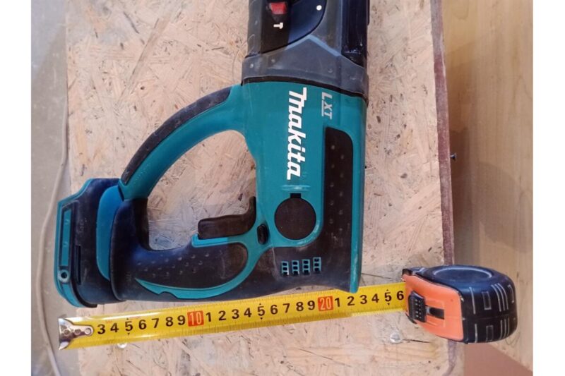 Аккумуляторный перфоратор Makita LXT DHR202RF