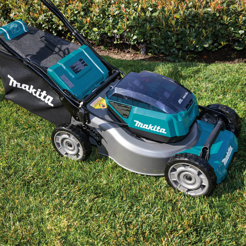 Аккумуляторная газонокосилка Makita LXT DLM462Z