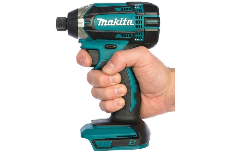 Аккумуляторный шуруповерт Makita DTD152Z