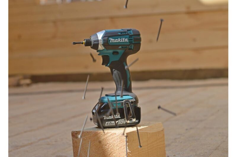 Аккумуляторный шуруповерт Makita DTD152Z