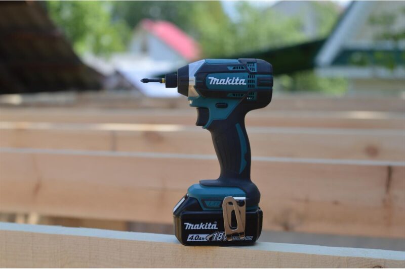 Аккумуляторный шуруповерт Makita DTD152Z