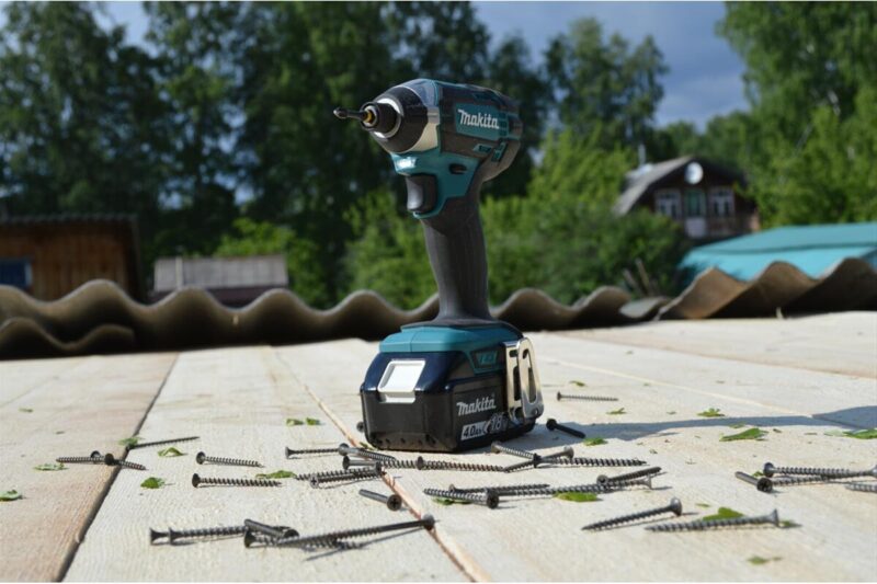 Аккумуляторный шуруповерт Makita DTD152Z