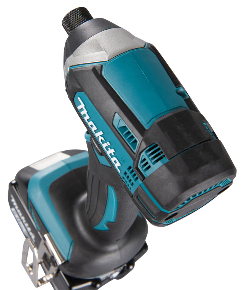 Аккумуляторный шуруповерт Makita DTD152Z