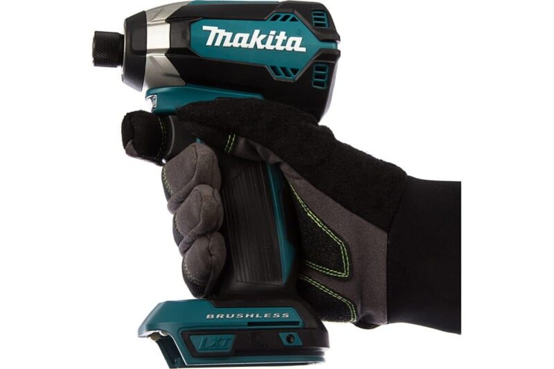 Аккумуляторный шуруповерт Makita DTD153ZJ