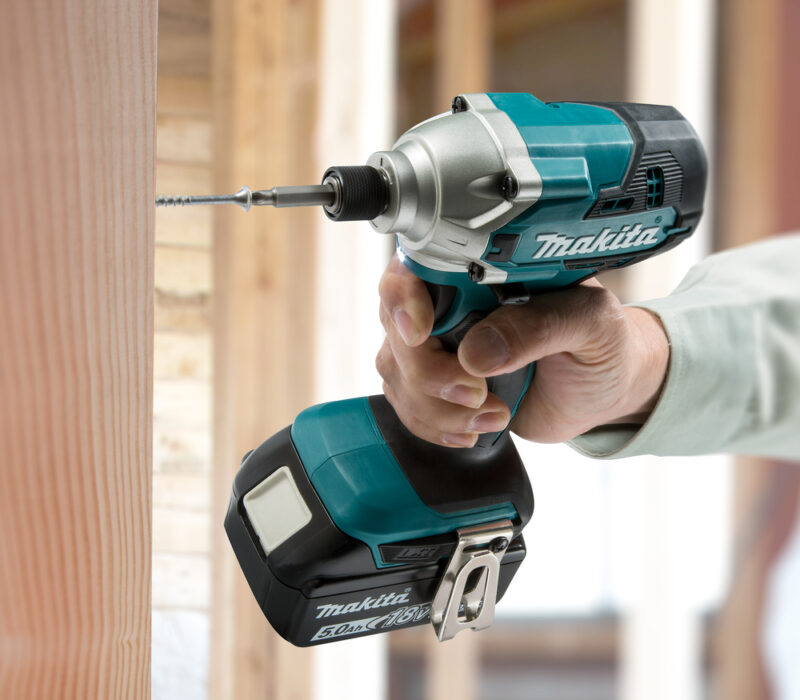 Ударный шуруповерт Makita LXT без аккумулятора и ЗУ DTD156Z