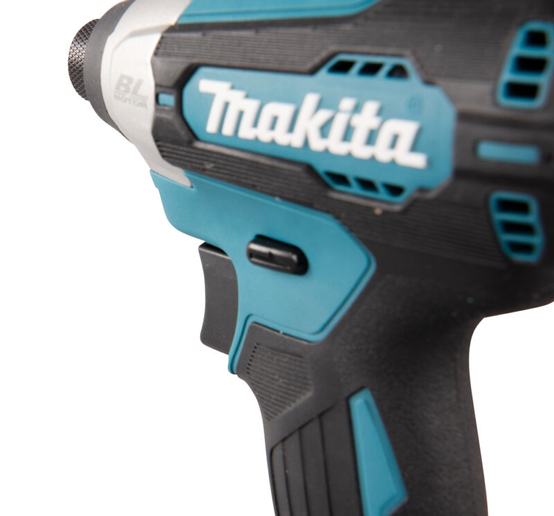Аккумуляторный ударный шуруповерт Makita 18В, BL, XPT, Li-ion, 140 Нм DTD157Z