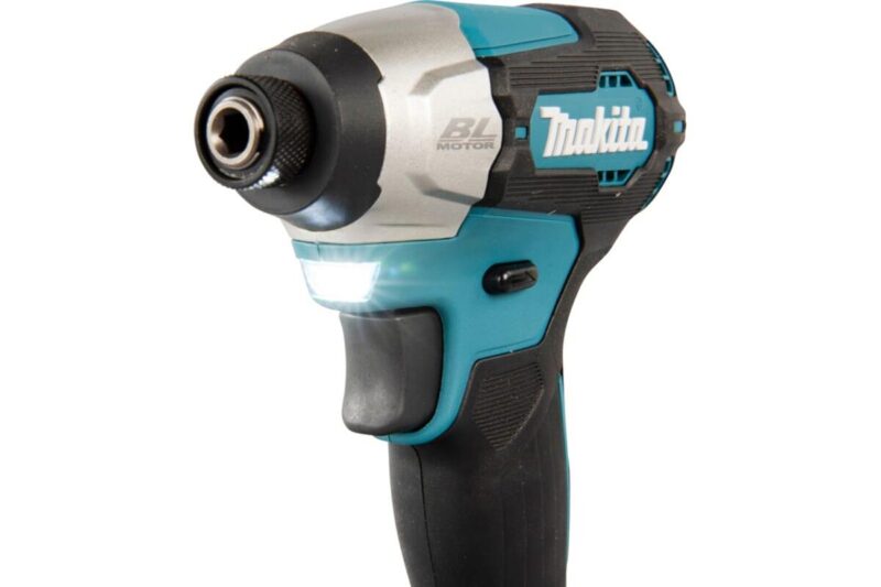 Аккумуляторный ударный шуруповерт Makita 18В, BL, XPT, Li-ion, 140 Нм DTD157Z