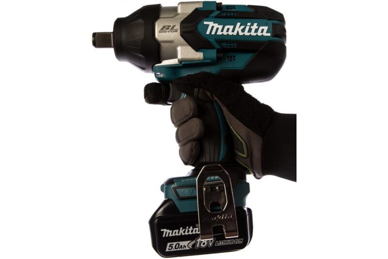 Аккумуляторный гайковерт Makita DTW1001RTJ