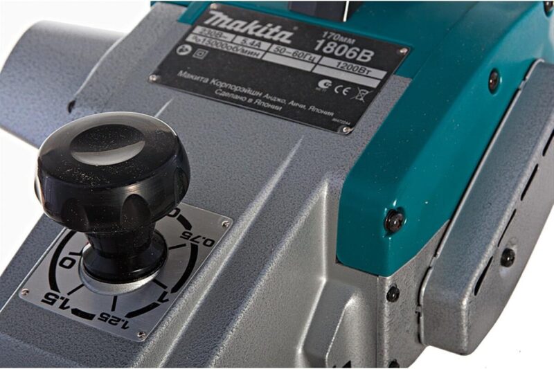 Рубанок Makita 1806 B