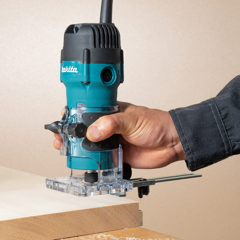 Кромочный фрезер Makita 530 Вт, 32000 обмин, цанга 6 мм, плавный пуск, антирестарт,1.5 кг, кор. 3711