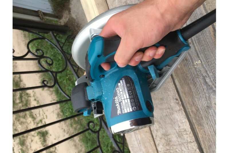 Пила дисковая Makita 5008MG