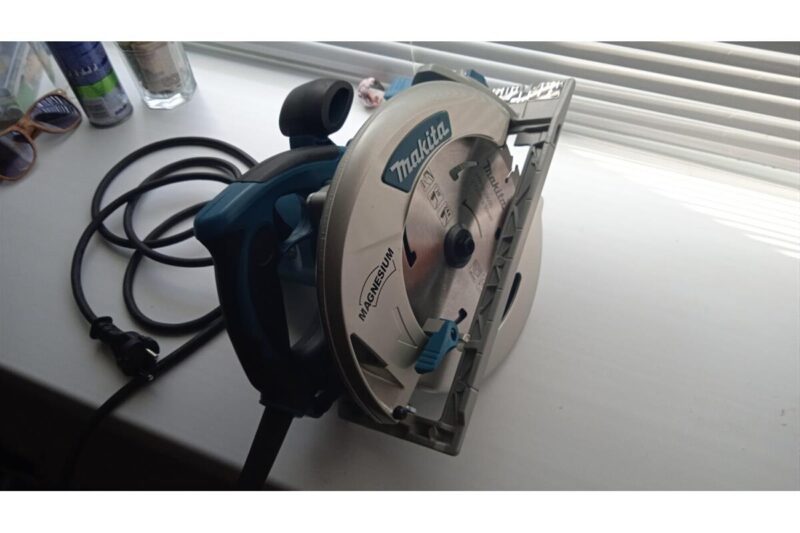 Пила дисковая Makita 5008MG