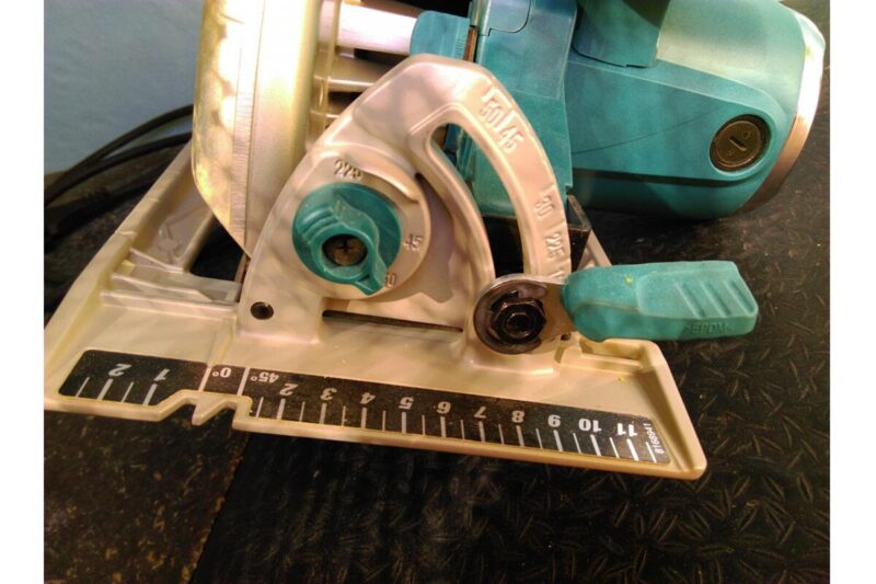 Пила дисковая Makita 5008MG