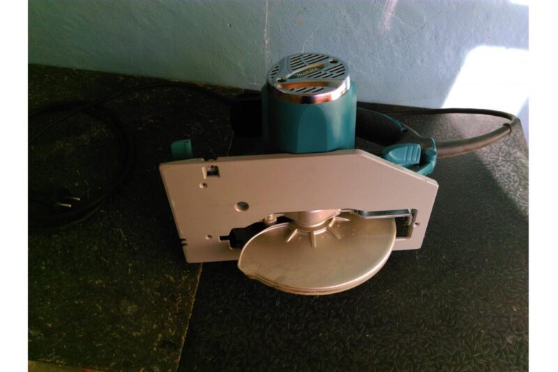 Пила дисковая Makita 5008MG
