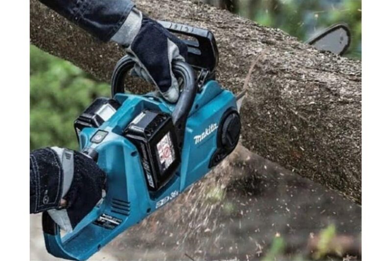 Цепная пила Makita LXT DUC303Z