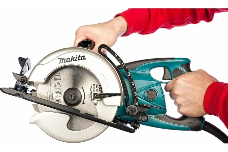 Гипоидная дисковая пила Makita 5477NB