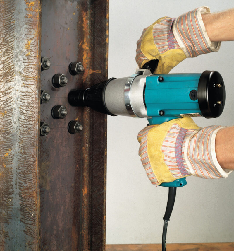 Электрический ударный гайковерт Makita 6906