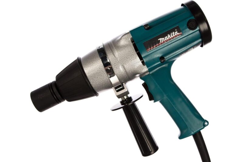 Электрический ударный гайковерт Makita 6906