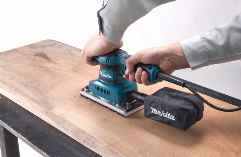 Вибрационная шлифмашина Makita BO3711