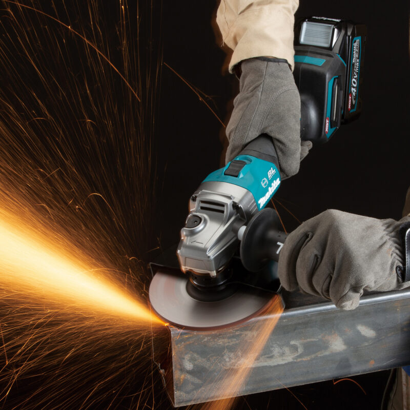 Аккумуляторная шлифовальная угловая машина Makita GA035GZ