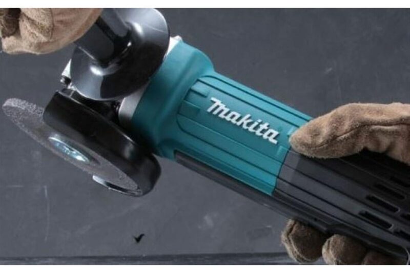 Угловая шлифмашина Makita GA4534