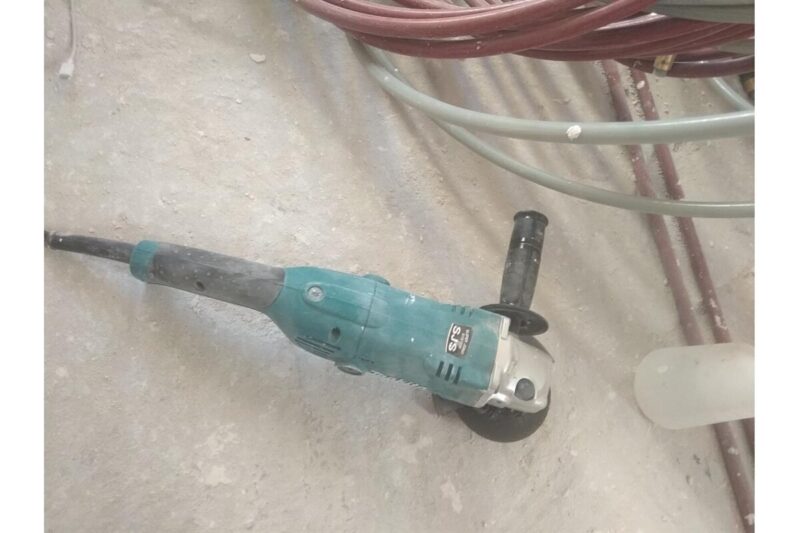 Угловая шлифмашина Makita GA 5021 C