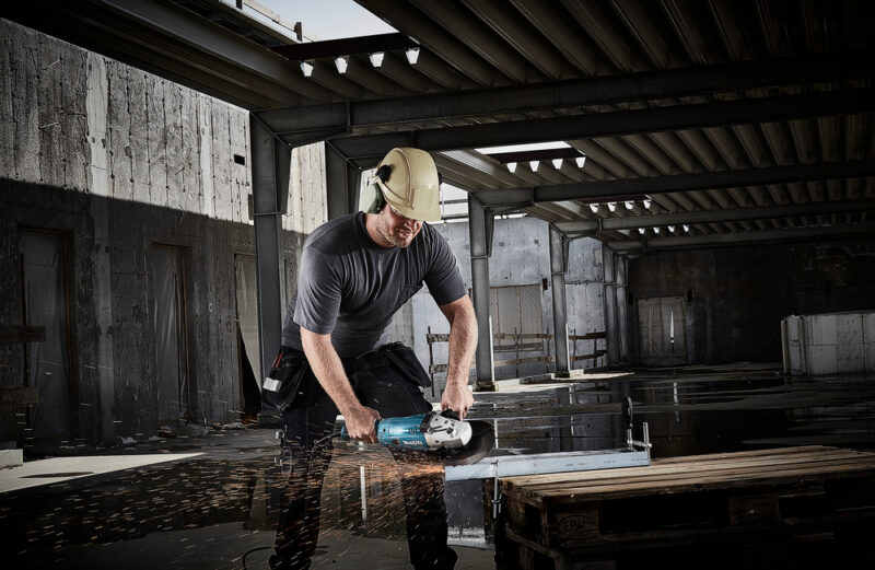 Угловая шлифмашина Makita GA 9020 SF